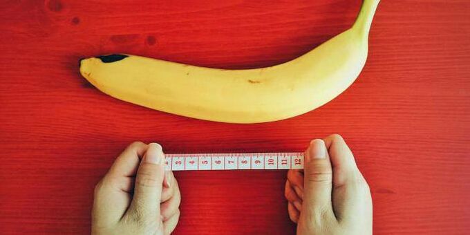 penismeting voor vergroting aan de hand van het voorbeeld van een banaan